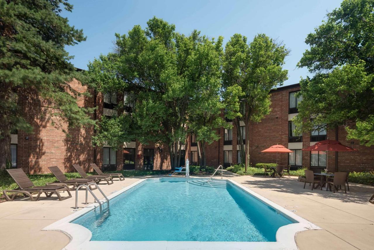 Best Western Chicago - Downers Grove Exterior photo