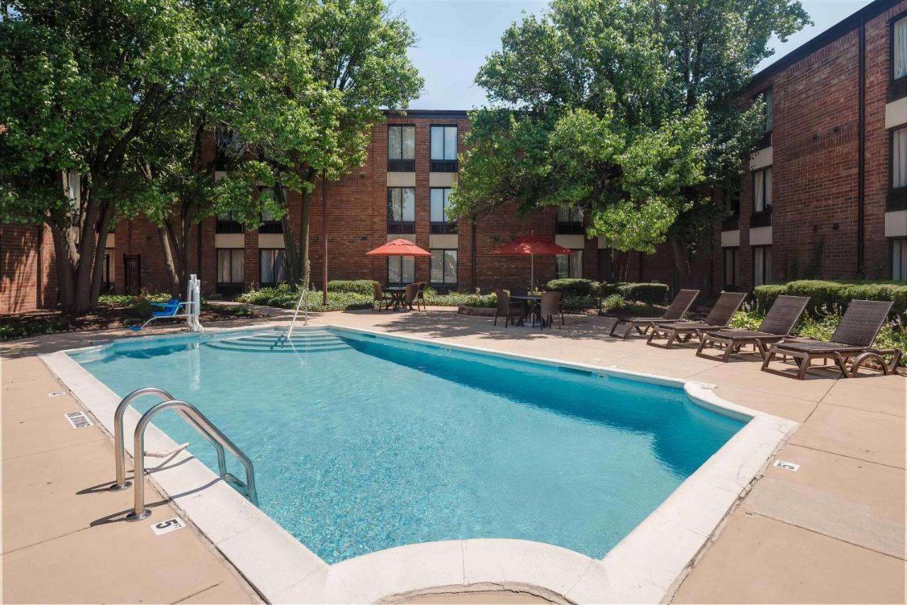 Best Western Chicago - Downers Grove Exterior photo